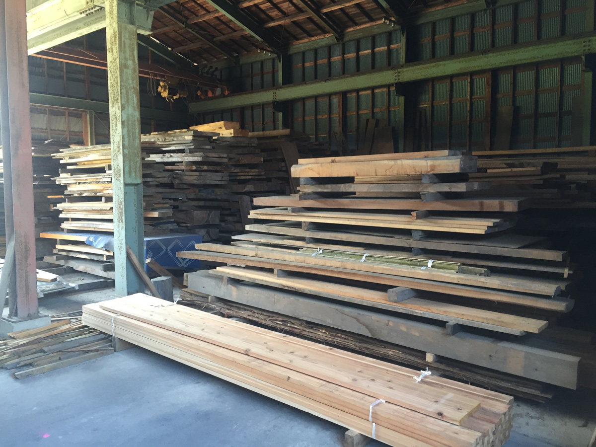 園芸資材・木材の販売、卸